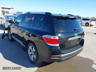 2013 Toyota Highlander Limited with VIN 5TDYK3EHXDS136734, listed as a IAAI auction lot 40932374 with 51,025 mi miles. Bid and sale history available at carsss.com. Image 3.