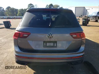 2024 Volkswagen Tiguan SE R-Line Black z VIN 3VVCB7AX2RM075323, wystawiony jako Copart lot #81290414 z przebiegiem 15 867 mil mil oraz Szkoda całkowita • Salvage title. Historia ofert i sprzedaży dostępna na DreamBid. Obrazek 6.
