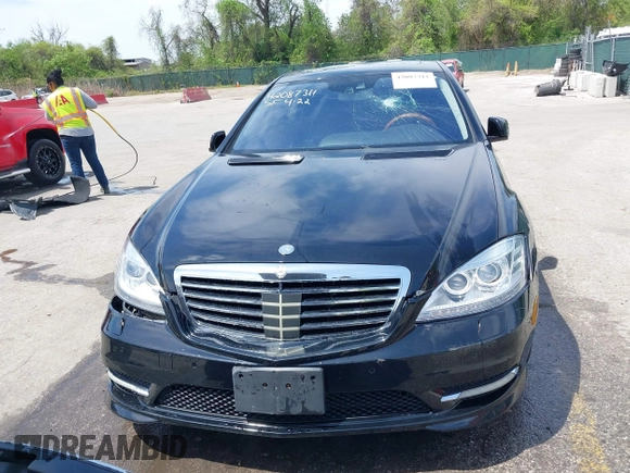 2010 Mercedes-Benz S 550 with VIN WDDNG8GB3AA308918, listed as a IAAI auction lot 42087311 with 135,878 mi miles and . Bid and sale history available at DreamBid. Image 12.