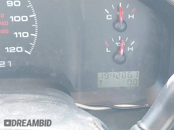2007 Ford F-150 XL with VIN 1FTRF12267NA13813, listed as a IAAI auction lot 41453470 with 194,286 mi miles. Bid and sale history available at carsss.com. Image 15.
