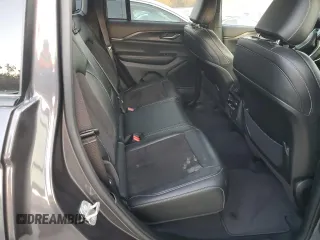 2023 Jeep Grand Cherokee Laredo с VIN 1C4RJGAG2PC662664, выставлен на аукционе Copart как лот 82878804 с пробегом 9 800 миль миль и Списание • Salvage title. История ставок и продаж доступна на DreamBid. Изображение 11.