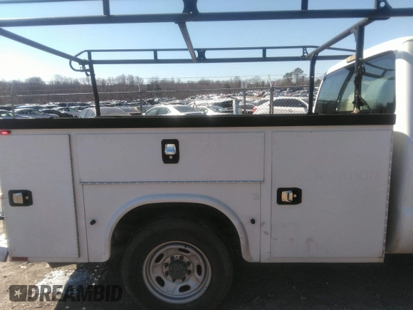 2016 Ford Super Duty F-250 SRW XL with VIN 1FDBF2A63GED32223, listed as a IAAI auction lot 41676297 with 160,239 mi miles. Bid and sale history available at carsss.com. Image 8.