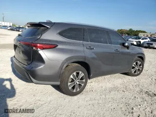 2020 Toyota Highlander XLE with VIN 5TDHZRAH4LS505333, listed as a Copart auction lot 49771285 with 63,759 mi miles and Salvage Title. Bid and sale history available at carsss.com. Image 3.