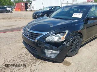 2013 Nissan Altima SV with VIN 1N4AL3AP0DC243052, listed as a IAAI auction lot 42014163 with 196,367 mi miles and . Bid and sale history available at carsss.com. Image 6.