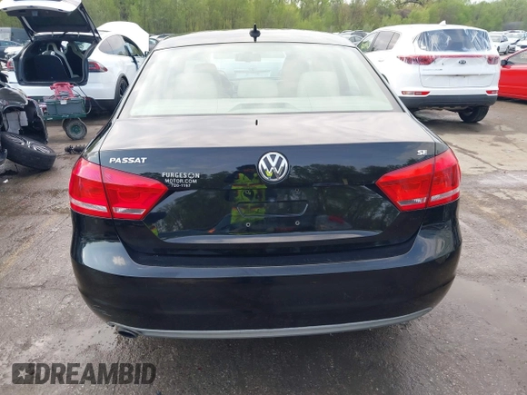 2012 Volkswagen Passat SE z VIN 1VWBP7A37CC005654, wystawiony jako IAAI lot #42019336 z przebiegiem 199 228 mil mil oraz . Historia ofert i sprzedaży dostępna na DreamBid. Obrazek 16.