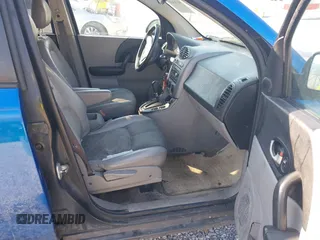 2004 Saturn VUE V6 z VIN 5GZCZ53424S863485, wystawiony jako IAAI lot #41702410 z przebiegiem 318 651 mil mil oraz . Historia ofert i sprzedaży dostępna na DreamBid. Obrazek 5.