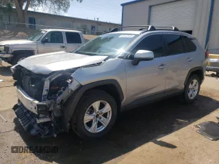 2019 Toyota RAV4 XLE with VIN JTMP1RFV5KD016757, listed as a Copart auction lot 61437915 with 81,200 mi miles and Salvage title. Bid and sale history available at DreamBid. Image 1.