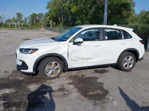 2024 Honda HR-V LX with VIN 3CZRZ1H32RM702956, listed as a IAAI auction lot 41975123 with 10,083 mi miles. Bid and sale history available at carsss.com. Image 6.