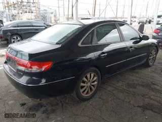 2006 Hyundai Azera SE with VIN KMHFC46F36A087296, listed as a IAAI auction lot 41870253 with 186,576 mi miles. Bid and sale history available at carsss.com. Image 4.