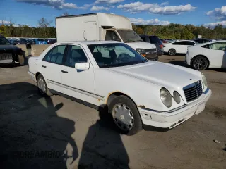 1996 Mercedes-Benz E-Class with VIN WDBJF55F9TJ005448, listed as a Copart auction lot 75096904 with 186,282 mi miles and Clean Title. Bid and sale history available at carsss.com. Image 4.