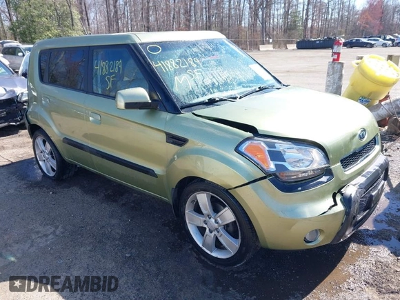 2010 Kia Soul + with VIN KNDJT2A25A7079729, listed as a IAAI auction lot 41882189 with 146,367 mi miles. Bid and sale history available at carsss.com. Image 1.