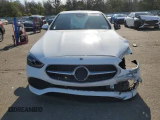 2024 Mercedes-Benz C 300 z VIN W1KAF4HB5RR170269, wystawiony jako Copart lot #63059724 z przebiegiem Nie podano mil oraz Szkoda całkowita • Salvage title. Historia ofert i sprzedaży dostępna na DreamBid. Obrazek 5.