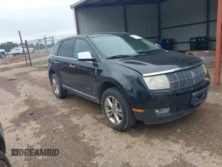 2010 Lincoln MKX z VIN 2LMDJ6JC8ABJ01328, wystawiony jako IAAI lot #42242963 z przebiegiem 291 712 mil mil oraz . Historia ofert i sprzedaży dostępna na DreamBid. Obrazek 1.