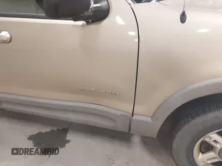 2002 Ford Explorer XLT z VIN 1FMZU73E22ZA75935, wystawiony jako IAAI lot #42183492 z przebiegiem Nie podano mil oraz . Historia ofert i sprzedaży dostępna na DreamBid. Obrazek 6.