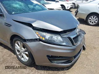 2013 Kia Optima EX z VIN 5XXGN4A7XDG258162, wystawiony jako IAAI lot #42228606 z przebiegiem 129 296 mil mil oraz . Historia ofert i sprzedaży dostępna na DreamBid. Obrazek 17.