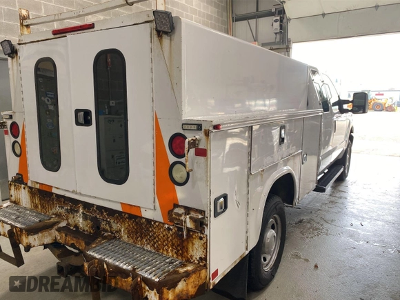 2014 Ford F-250 XL with VIN 1FD7X2B64EEB03645, listed as a IAAI auction lot 42677861 with 354,237 mi miles and . Bid and sale history available at DreamBid. Image 12.