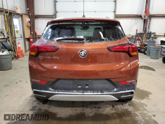 2020 Buick Encore GX Essence с VIN KL4MMGSL3LB098045, выставлен на аукционе Copart как лот 48486385 с пробегом 9 676 миль миль и Списание • Salvage title. История ставок и продаж доступна на DreamBid. Изображение 6.