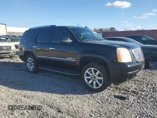2007 GMC Yukon Denali z VIN 1GKFK63897J324212, wystawiony jako Copart lot #77215204 z przebiegiem 247 723 mil mil oraz Czysty tytuł • Clean title. Historia ofert i sprzedaży dostępna na DreamBid. Obrazek 4.