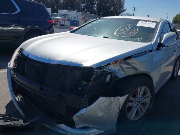 2013 Hyundai Sonata GLS with VIN 5NPEB4AC3DH786076, listed as a IAAI auction lot 41840894 with 173,169 mi miles. Bid and sale history available at carsss.com. Image 6.
