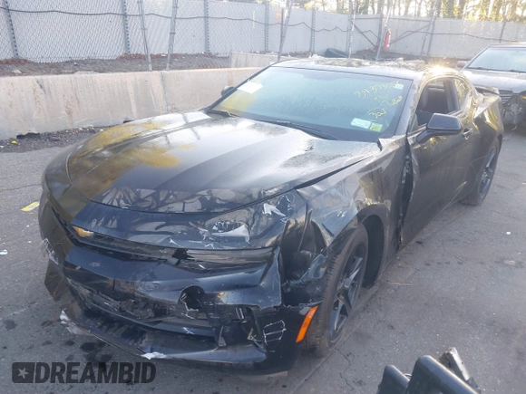 2018 Chevrolet Camaro 1LT z VIN 1G1FB1RX1J0110205, wystawiony jako IAAI lot #39373056 z przebiegiem 48 224 mil mil oraz . Historia ofert i sprzedaży dostępna na DreamBid. Obrazek 18.