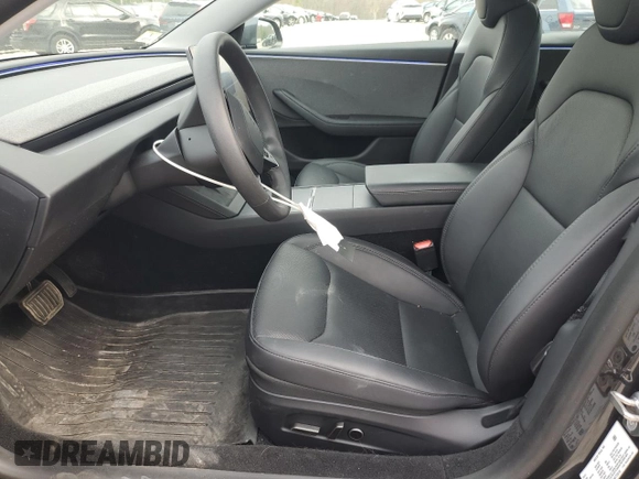 2024 Tesla Model 3 z VIN 5YJ3E1EA2RF772519, wystawiony jako Copart lot #54485255 z przebiegiem 11 110 mil mil oraz Szkody całkowita. Historia ofert i sprzedaży dostępna na DreamBid. Obrazek 7.