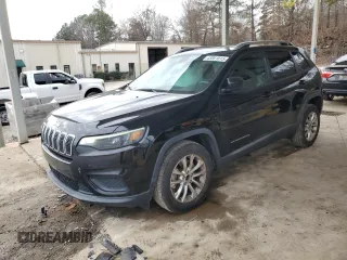 2020 Jeep Cherokee Latitude z VIN 1C4PJLCX3LD503430, wystawiony jako Copart lot #43951815 z przebiegiem 90 310 mil mil oraz Szkoda całkowita • Salvage title. Historia ofert i sprzedaży dostępna na DreamBid. Obrazek 1.
