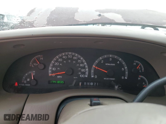 2001 Ford Expedition Eddie Bauer with VIN 1FMFU18LX1LB38238, listed as a Copart auction lot 49727045 with 174,183 mi miles and Salvage title. Bid and sale history available at DreamBid. Image 9.