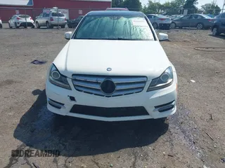 2013 Mercedes-Benz C 300 Sport z VIN WDDGF8AB9DR295926, wystawiony jako IAAI lot #42256993 z przebiegiem 217 669 mil mil oraz . Historia ofert i sprzedaży dostępna na DreamBid. Obrazek 6.
