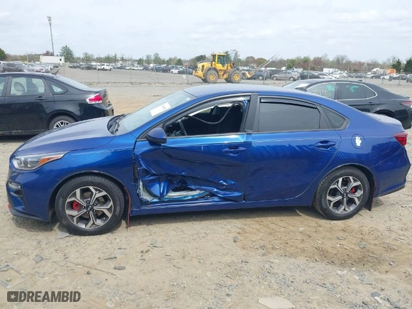 2020 Kia Forte LXS with VIN 3KPF24AD4LE245943, listed as a IAAI auction lot 41960919 with 105,833 mi miles. Bid and sale history available at carsss.com. Image 6.