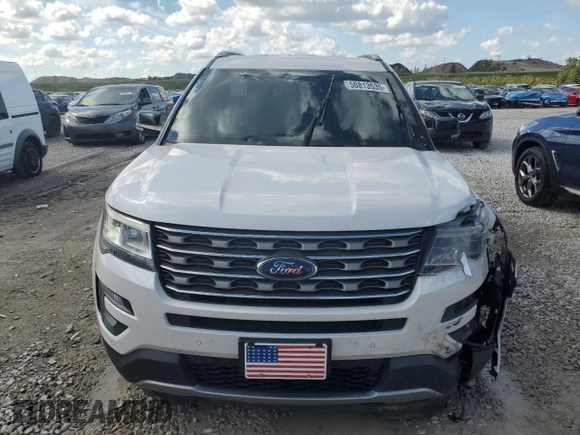 2017 Ford Explorer XLT with VIN 1FM5K7D82HGD49572, listed as a Copart auction lot 50813535 with 60,962 mi miles and Salvage Title. Bid and sale history available at DreamBid. Image 5.