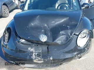2008 Volkswagen New Beetle Coupe S with VIN 3VWRG31C08M500842, listed as a IAAI auction lot 41598559 with 19,611 mi miles. Bid and sale history available at carsss.com. Image 10.