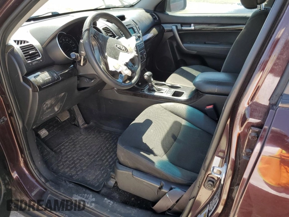 2014 Kia Sorento LX with VIN 5XYKT4A67EG428336, listed as a Copart auction lot 53906355 with 260,530 mi miles and Clean Title. Bid and sale history available at carsss.com. Image 7.