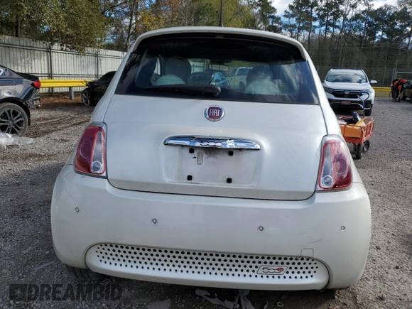 2017 FIAT 500e z VIN 3C3CFFGE7HT633047, wystawiony jako Copart lot #87246084 z przebiegiem 38 963 mil mil oraz Szkoda całkowita • Salvage title. Historia ofert i sprzedaży dostępna na DreamBid. Obrazek 6.