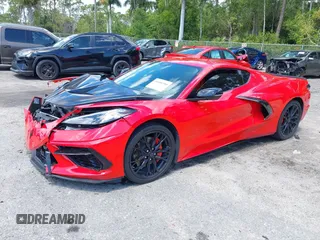 2023 Chevrolet Corvette 1LT z VIN 1G1YA2D48P5113841, wystawiony jako IAAI lot #41888380 z przebiegiem 39 035 mil mil oraz . Historia ofert i sprzedaży dostępna na DreamBid. Obrazek 2.
