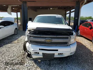 2010 Chevrolet Silverado 1500 LT with VIN 3GCRCSE03AG165766, listed as a Copart auction lot 52150475 with 132,253 mi miles and Salvage Title. Bid and sale history available at DreamBid. Image 5.