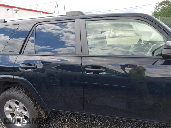 2021 Toyota 4Runner SR5 with VIN JTEMU5JR6M5882070, listed as a IAAI auction lot 42546284 with 79,206 mi miles and . Bid and sale history available at DreamBid. Image 13.