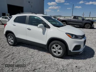 2020 Chevrolet Trax LT with VIN KL7CJPSB2LB068551, listed as a Copart auction lot 61401735 with 63,003 mi miles and Salvage title. Bid and sale history available at DreamBid. Image 4.