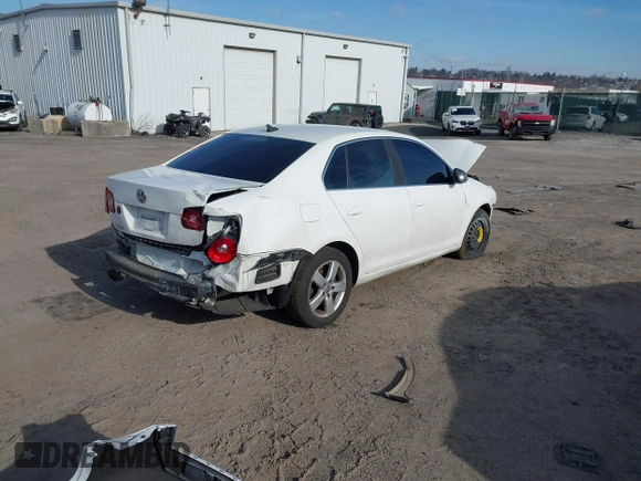 2008 Volkswagen Jetta SE with VIN 3VWRM71K38M023413, listed as a IAAI auction lot 41598150 with 155,922 mi miles and . Bid and sale history available at DreamBid. Image 4.