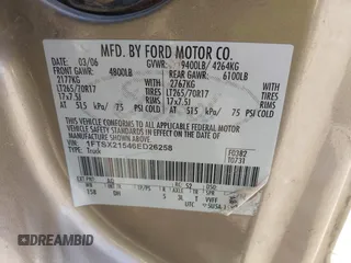 2006 Ford F-250 XL z VIN 1FTSX21546ED26258, wystawiony jako IAAI lot #41955012 z przebiegiem 186 711 mil mil oraz . Historia ofert i sprzedaży dostępna na DreamBid. Obrazek 9.