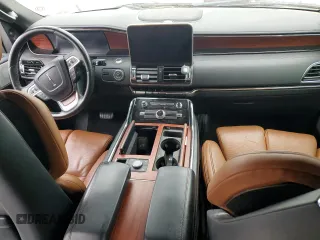 2021 Lincoln Navigator Reserve z VIN 5LMJJ2LT2MEL07612, wystawiony jako Copart lot #47704355 z przebiegiem Nie podano mil oraz Nie do naprawy • Non repairable. Historia ofert i sprzedaży dostępna na DreamBid. Obrazek 8.