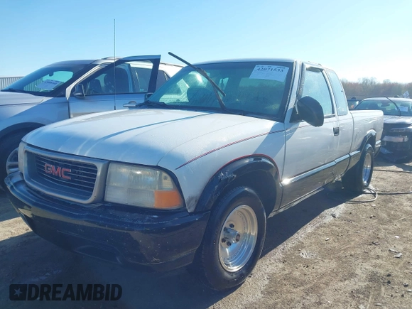 2001 GMC Sonoma SLS 1SG z VIN 1GTCS19W418211564, wystawiony jako IAAI lot #42071533 z przebiegiem 203 541 mil mil oraz . Historia ofert i sprzedaży dostępna na DreamBid. Obrazek 2.