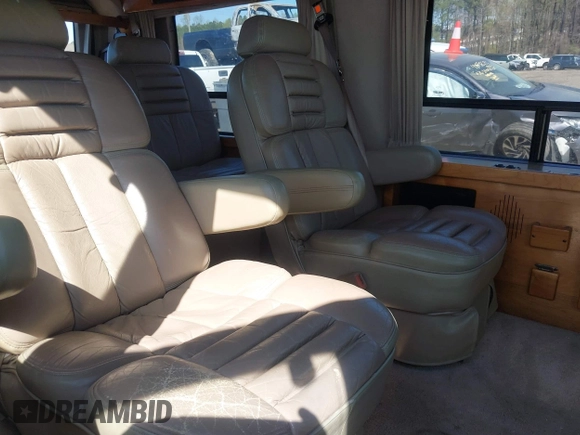 1995 Ford Econoline Cargo with VIN 1FDEE14N3SHB67245, listed as a IAAI auction lot 41899095 with 200,078 mi miles and . Bid and sale history available at carsss.com. Image 8.