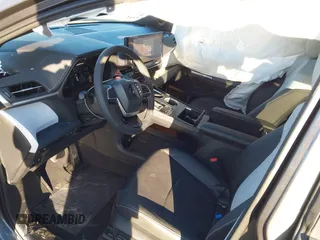 2025 Toyota Sienna XSE z VIN 5TDDSKFC7SS158263, wystawiony jako IAAI lot #41454280 z przebiegiem 8 408 mil mil oraz . Historia ofert i sprzedaży dostępna na DreamBid. Obrazek 5.