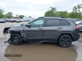 2019 Jeep Cherokee Latitude Plus с VIN 1C4PJMLB2KD328371, выставлен на аукционе IAAI как лот 42143737 с пробегом 98 417 миль миль и . История ставок и продаж доступна на DreamBid. Изображение 15.