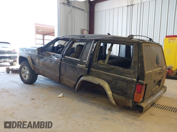 1996 Jeep Cherokee Country with VIN 1J4FJ78S6TL131226, listed as a IAAI auction lot 42367508 with 207,615 mi miles and . Bid and sale history available at DreamBid. Image 3.