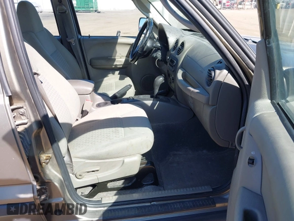 2007 Jeep Liberty Sport with VIN 1J8GL48K97W535993, listed as a IAAI auction lot 42200633 with 136,773 mi miles. Bid and sale history available at carsss.com. Image 5.
