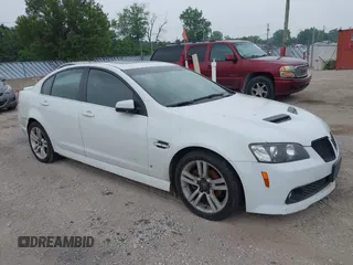 2008 Pontiac G8 z VIN 6G2ER57738L149449, wystawiony jako IAAI lot #42511908 z przebiegiem 166 526 mil mil oraz . Historia ofert i sprzedaży dostępna na DreamBid. Obrazek 1.