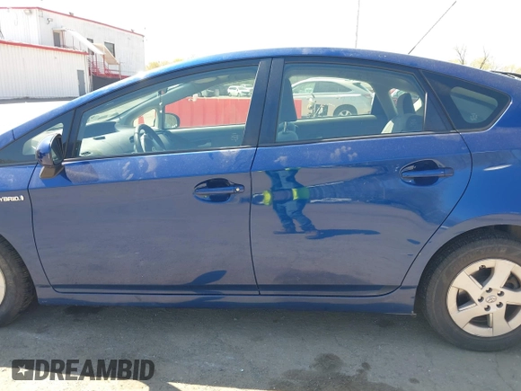 2011 Toyota Prius I z VIN JTDKN3DU4B0272319, wystawiony jako IAAI lot #42050245 z przebiegiem 283 855 mil mil oraz . Historia ofert i sprzedaży dostępna na DreamBid. Obrazek 14.