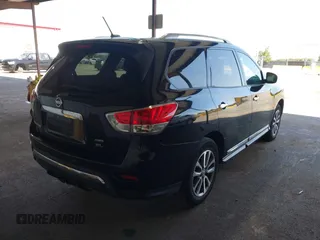 2016 Nissan Pathfinder Platinum with VIN 5N1AR2MM4GC632670, listed as a IAAI auction lot 42433320 with 92,686 mi miles and . Bid and sale history available at DreamBid. Image 4.