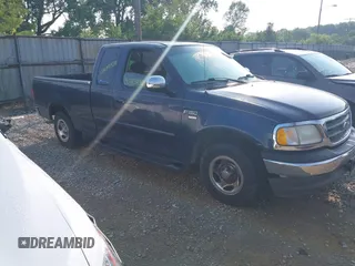 2002 Ford F-150 XL z VIN 1FTRX17W62NB63583, wystawiony jako IAAI lot #42439328 z przebiegiem 119 164 mil mil oraz . Historia ofert i sprzedaży dostępna na DreamBid. Obrazek 1.